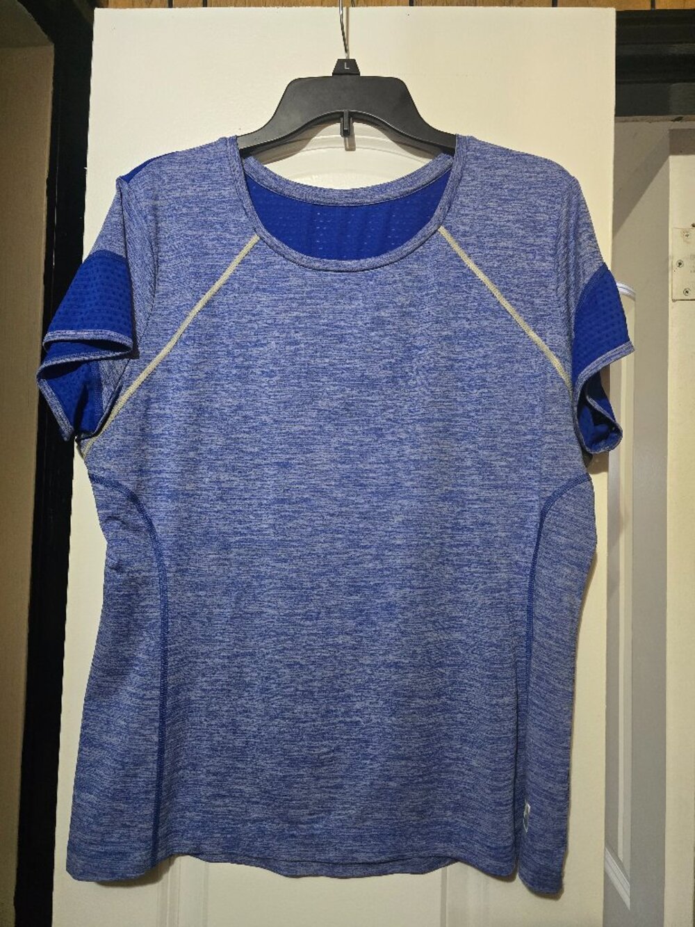 Fila Women's Heathered Blue Short-Sleeve Performance Tee W Sheer Mesh Design XXL